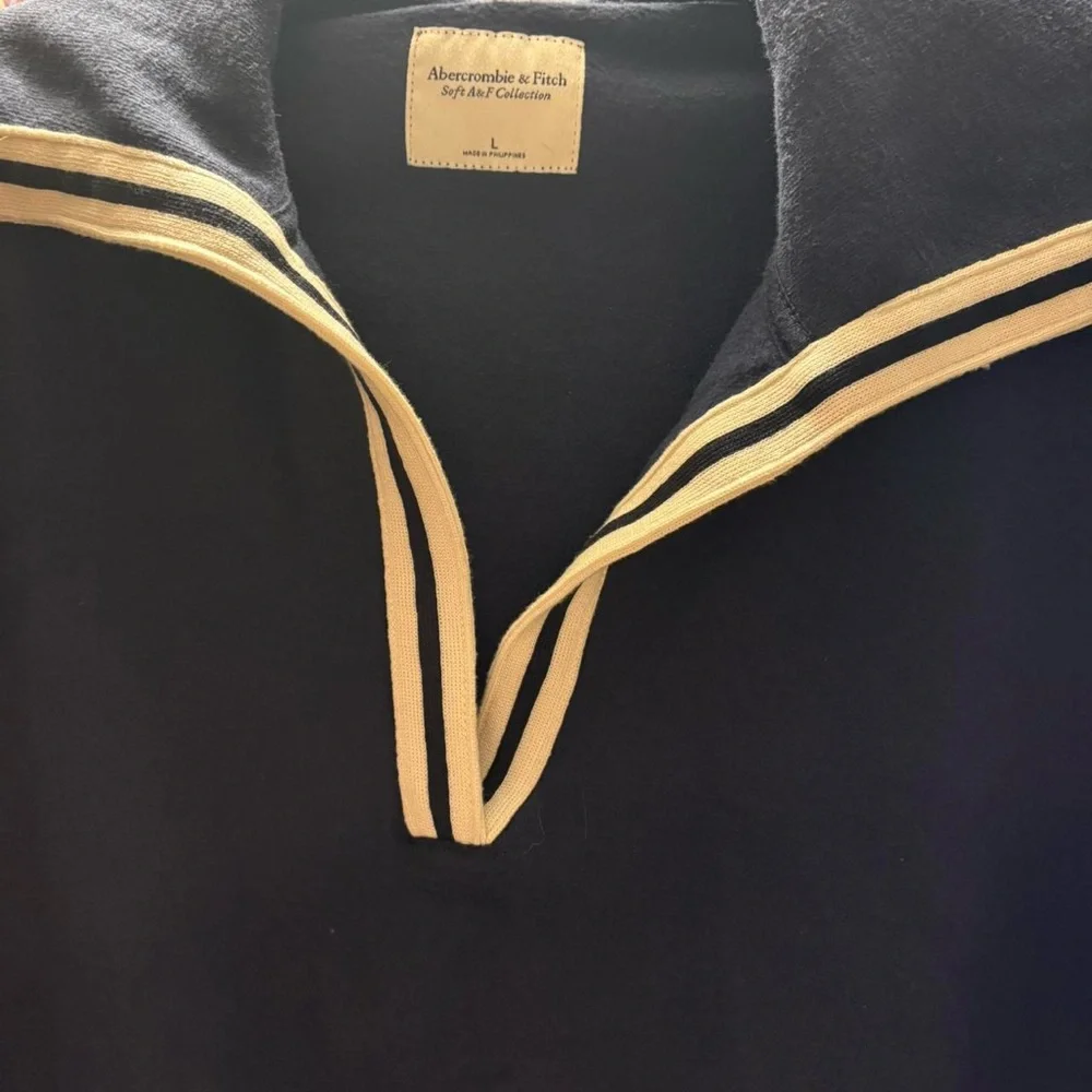 Navy Blue Women's Preppy Sweater - Picture 5 of 5